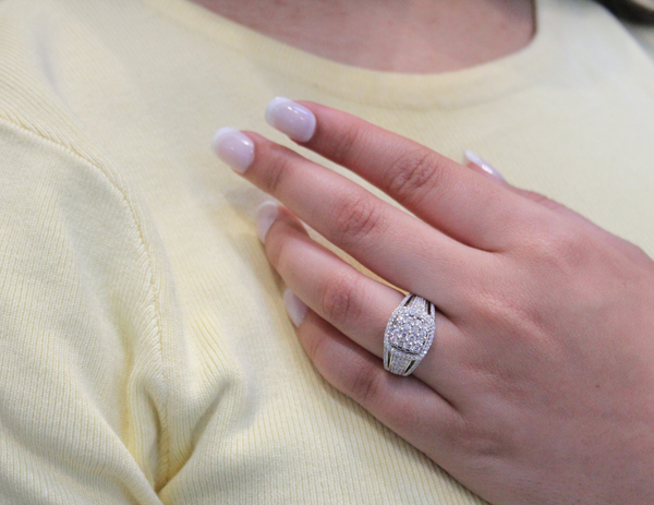 LuvMyJewelry Amelia 14K White Gold Round Diamond Studded Signet Ring - 1.02