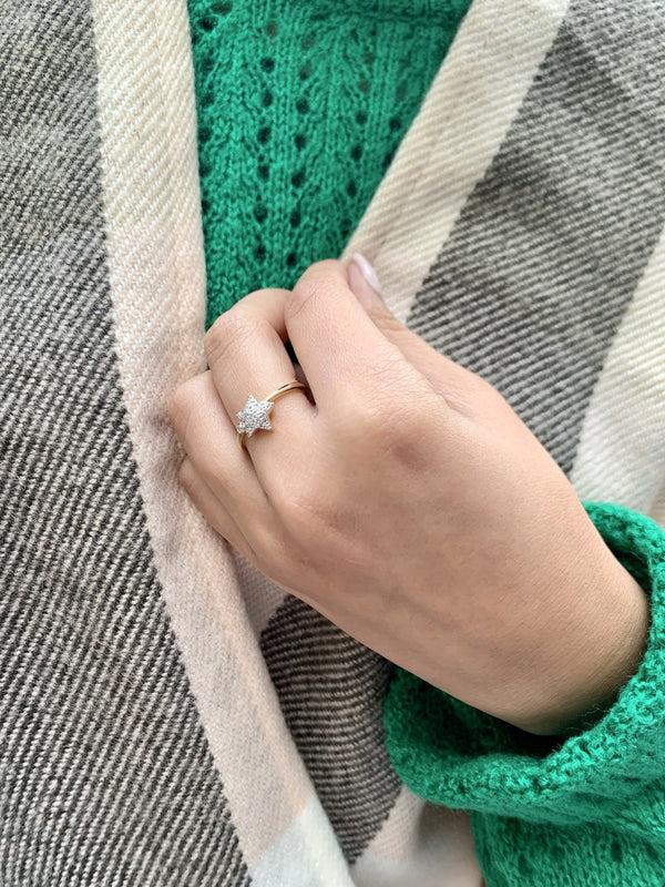 LuvMyJewelry Dazzling Star Bezel Diamond Ring In 14K Yellow Gold Vermeil On Sterling Silver