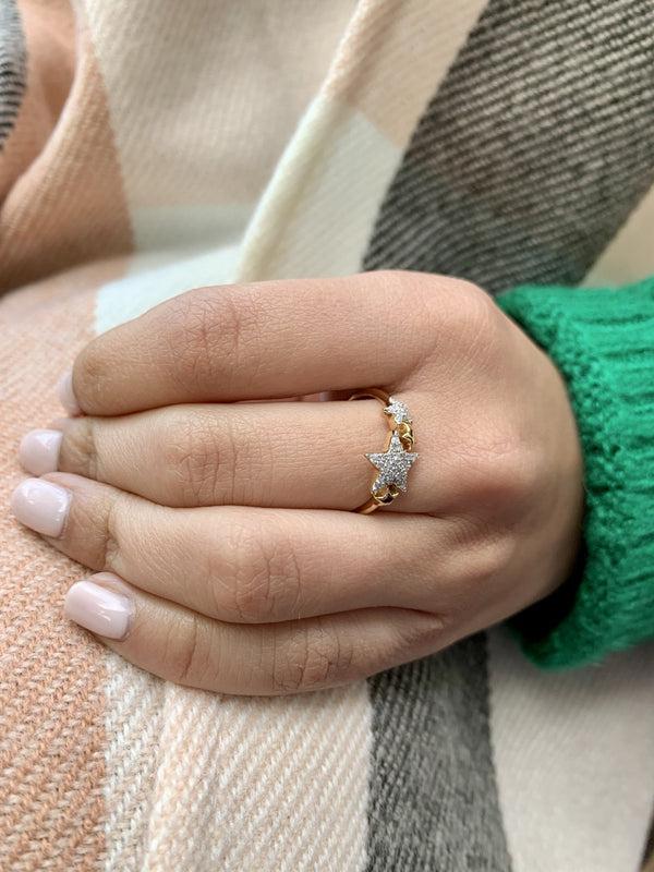 LuvMyJewelry Dazzling Star Cluster Diamond Ring In 14K Yellow Gold