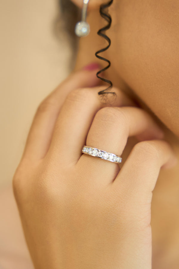 LuvMyJewelry Helix 14K White Gold Round Diamond Studded Band Ring - 1.04cts