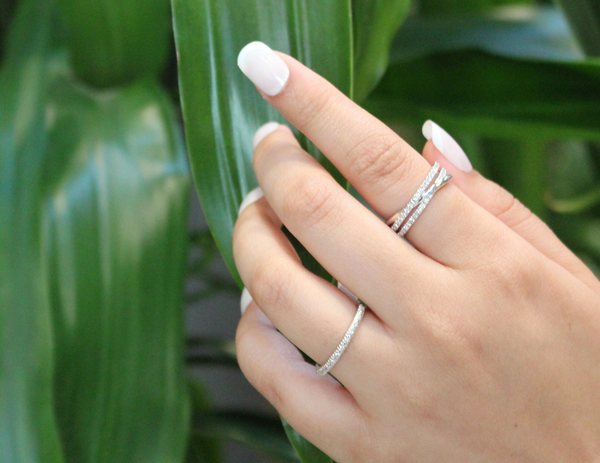 LuvMyJewelry Nexus 14K White Gold Round Diamond Studded Crossover Band Ring - 0.24cts