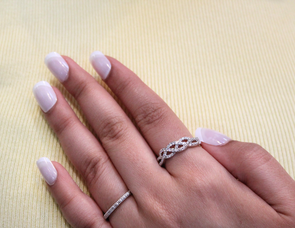 LuvMyJewelry Solace 14K White Gold Round Diamond Studded Infinity Ring - 0.21cts