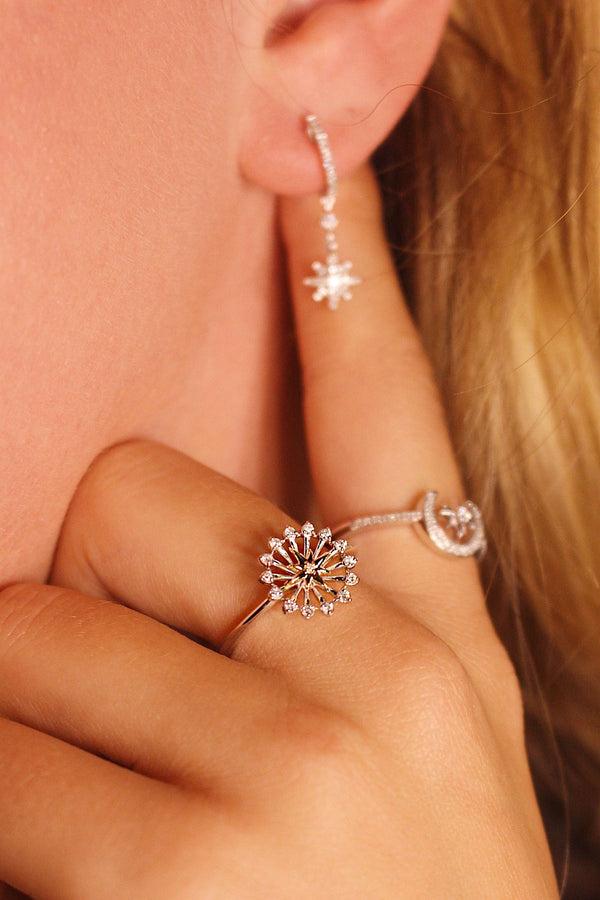 LuvMyJewelry Starburst Diamond Ring In Sterling Silver