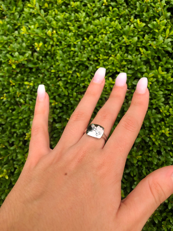 LuvMyJewelry Taurus Bull Emerald & Diamond Constellation Signet Ring In Sterling Silver