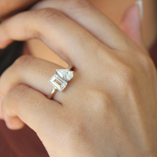 LuvMyJewelry Willow 14K White Gold Toi Et Moi Emerald And Pear Lab Grown Diamond Ring - 2 Ct