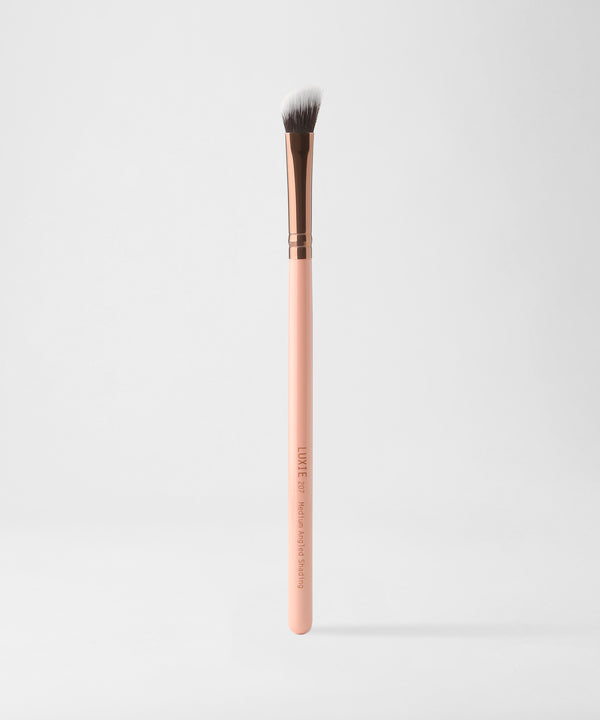 luxie LUXIE 207 Medium Angled Shading Brush - Rose Gold