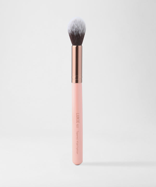 luxie LUXIE 522 Tapered Highlighting Brush - Rose Gold