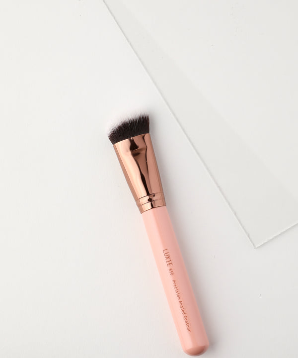 Luxie LUXIE 650 Precision Angled Contour Brush - Rose Gold