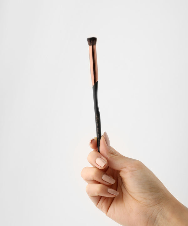 Luxie LUXIE 738 Detail Flat Blender Face Brush - Protools