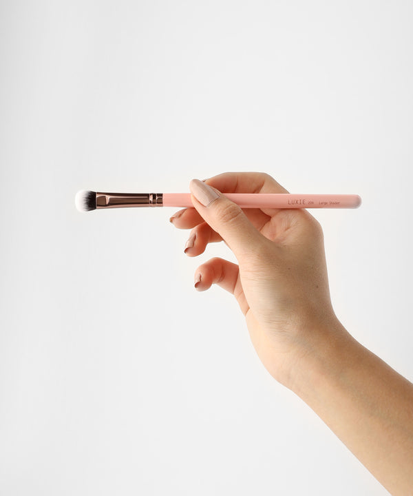 Luxie LUXIE 209 Large Shader Brush - Rose Gold