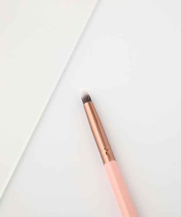 Luxie LUXIE 217 Pencil Eye Brush - Rose Gold