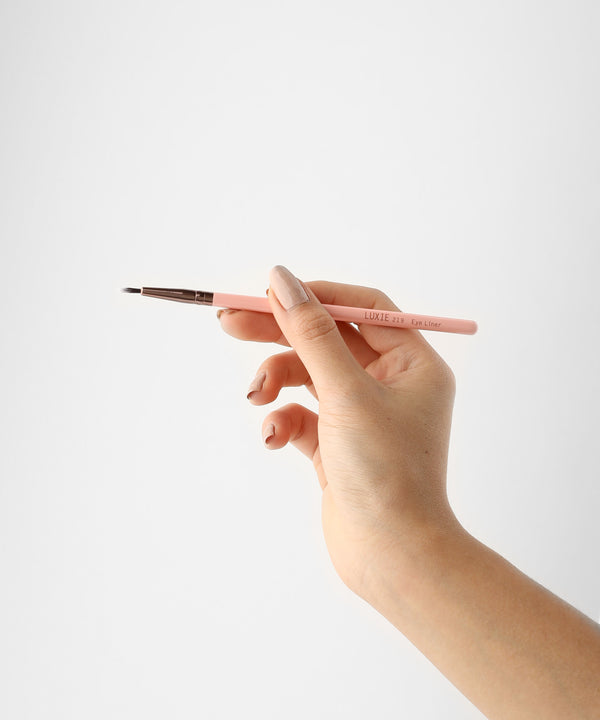Luxie LUXIE 219 Eye Liner Brush - Rose Gold