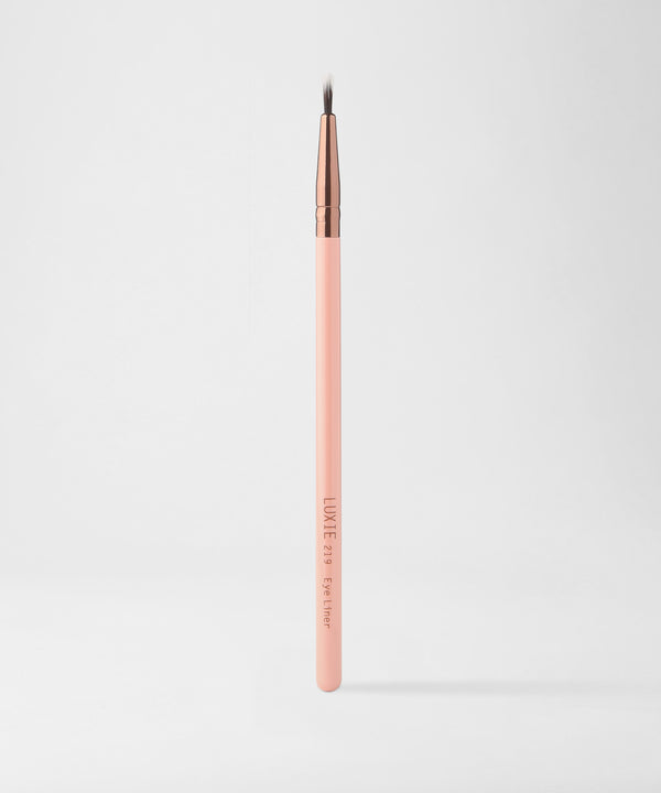 luxie LUXIE 219 Eye Liner Brush - Rose Gold