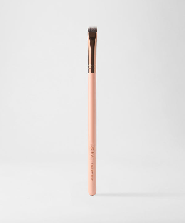 luxie LUXIE 221 Flat Definer Brush - Rose Gold