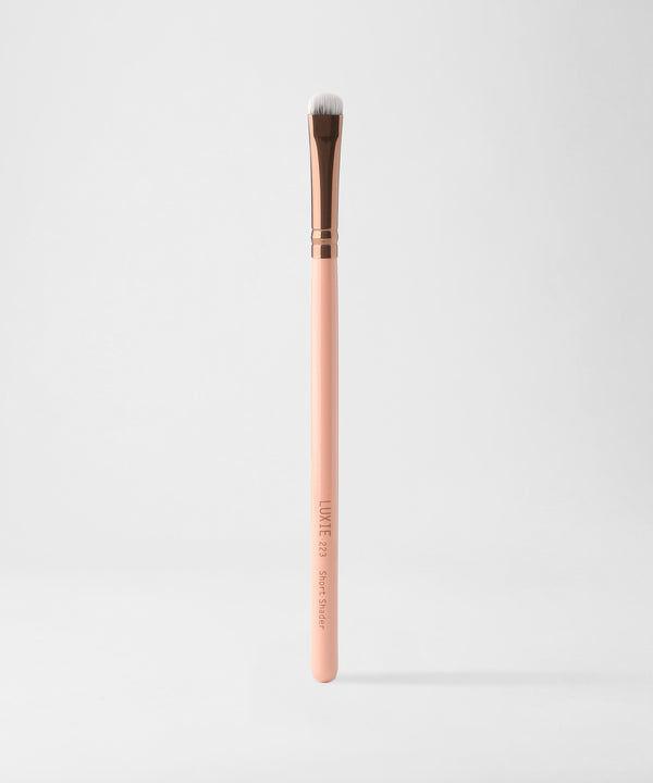 luxie LUXIE 223 Short Shader Brush - Rose Gold