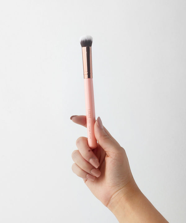 luxie LUXIE 233 Large Fluff Brush - Rose Gold
