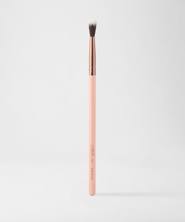 luxie LUXIE 237 Blending Brush - Rose Gold