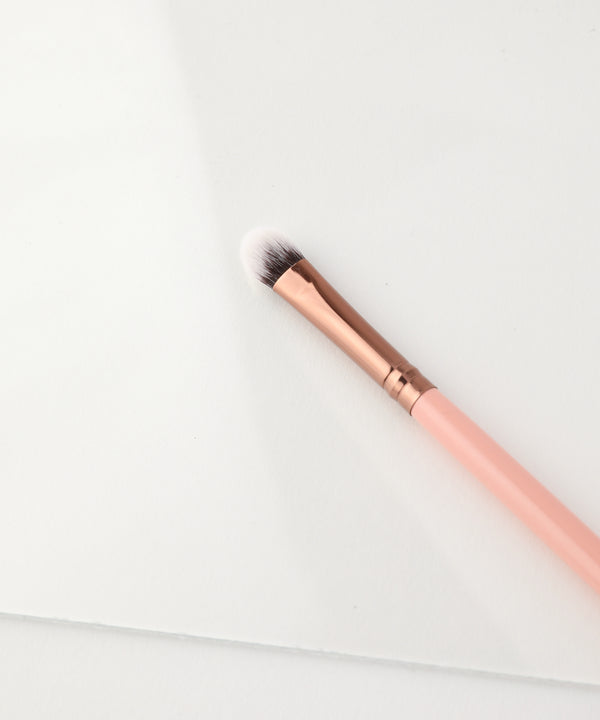 Luxie LUXIE 239 Precision Shade Brush - Rose Gold