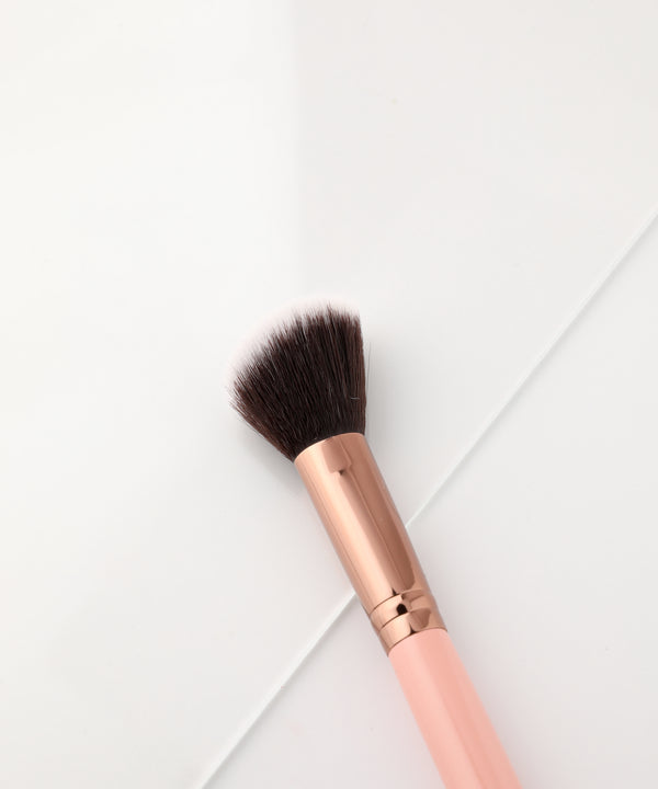 Luxie LUXIE 504 Large Angled Brush - Rose Gold