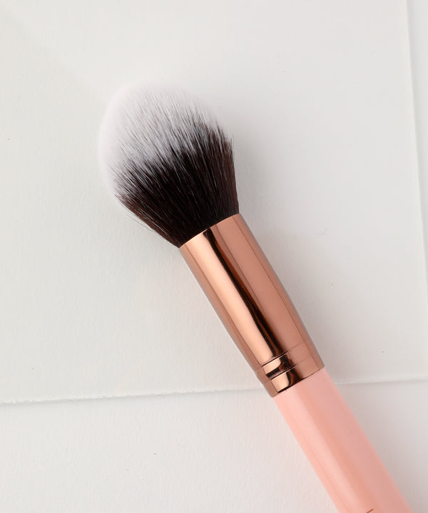 Luxie LUXIE 520 Tapered Face Brush - Rose Gold