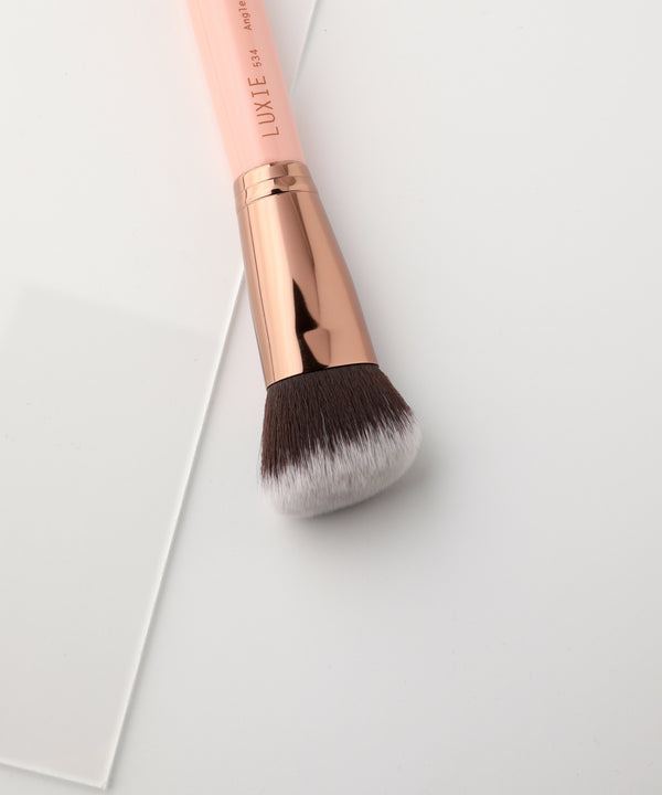 Luxie LUXIE 534 Angled Top Buffer Brush - Rose Gold