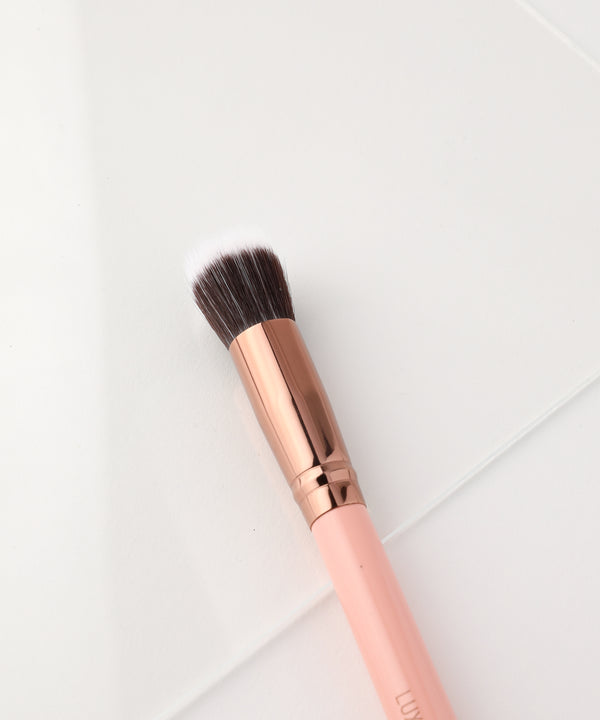 Luxie LUXIE 550 Short Duo Fibre Brush - Rose Gold