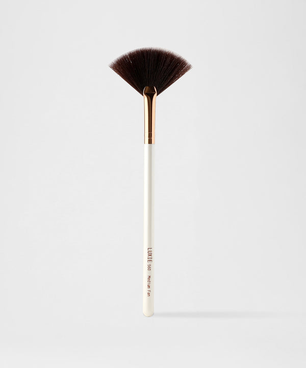 luxie LUXIE 560 Medium Fan Brush-Flawless