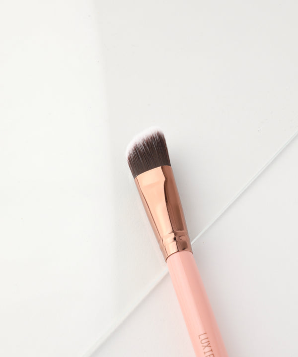 Luxie LUXIE 588 Angled Contour Brush - Rose Gold