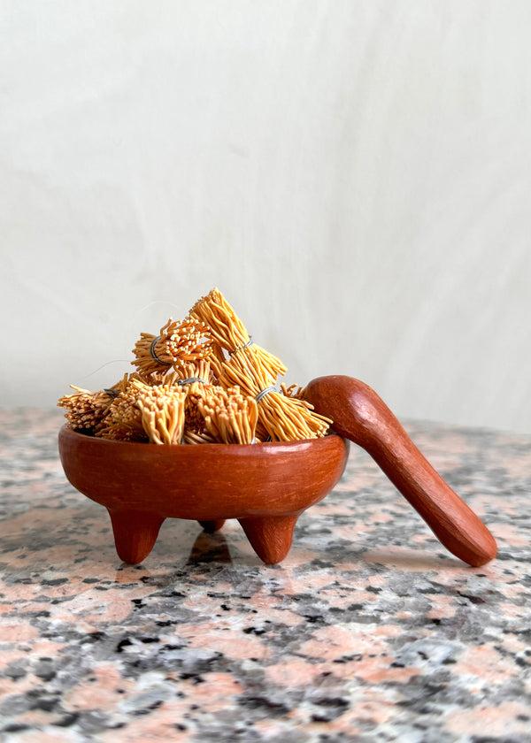 luz Barro Rojo Tripod Bowl and Spoon Set