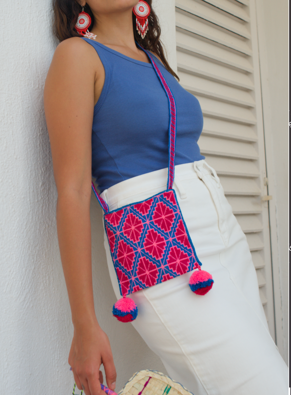 Luz Huichol Morral