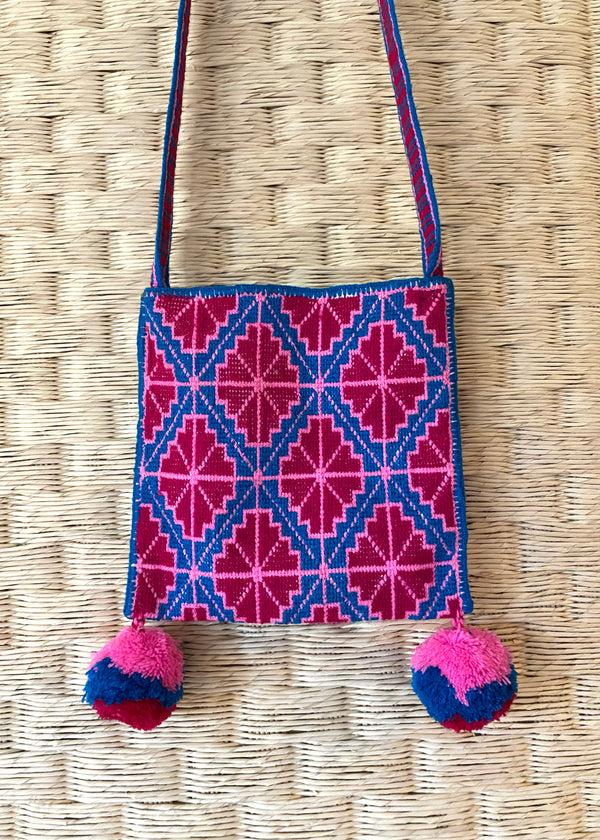 Luz Huichol Morral