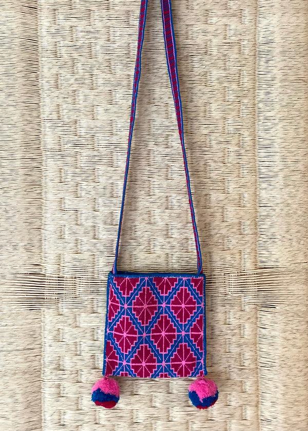 Luz Huichol Morral