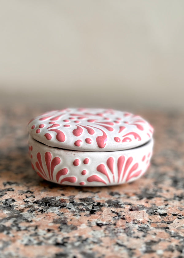 luz Small Glazed Oval Dish with Lid - Pink + White