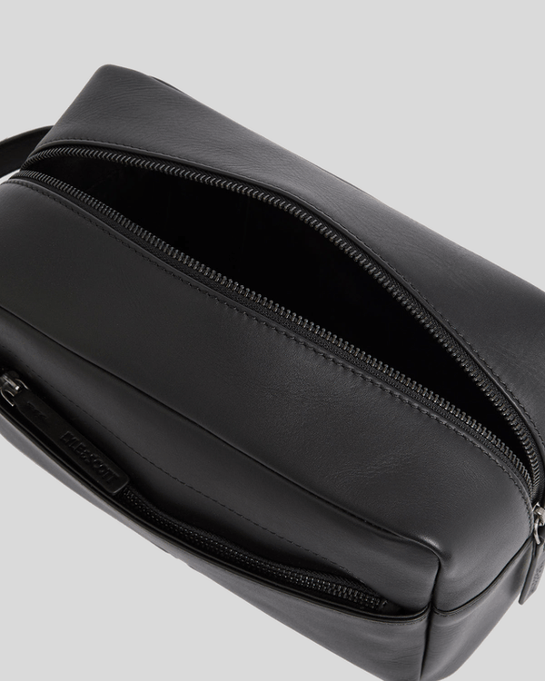Lyle & Scott Leather Washbag Jet Black