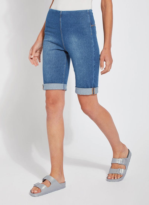 lyssé Denim Boyfriend Short Mid Wash