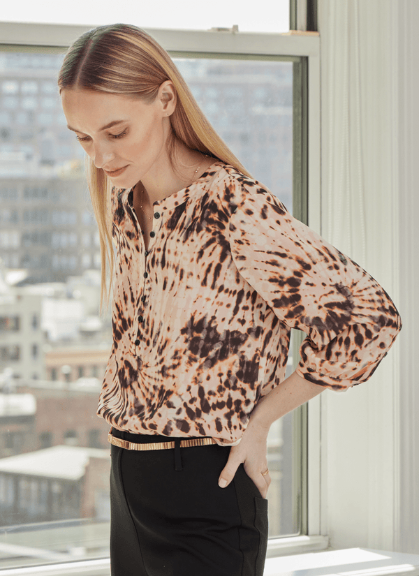 lyssé Piper Pull on Shirt Animated Twist