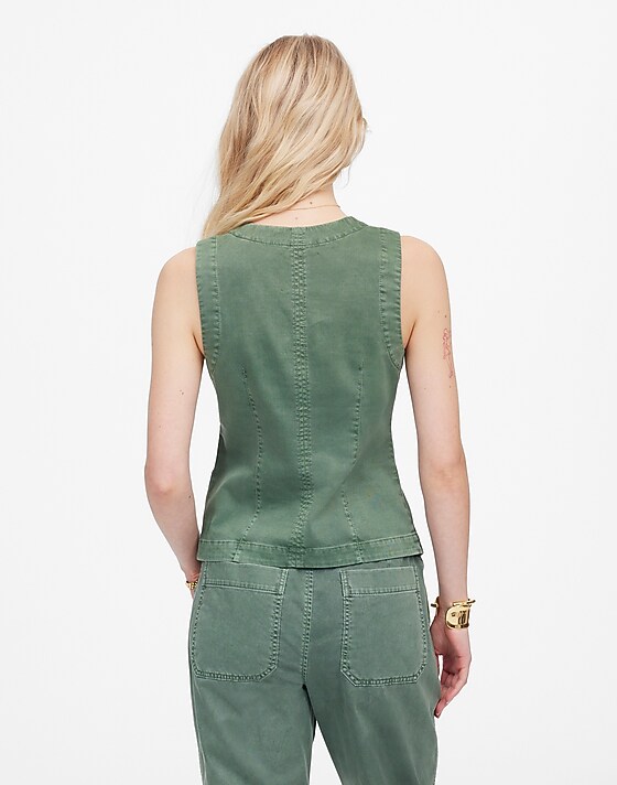 Madewell Twill Crewneck Vest In Garment Dye Green