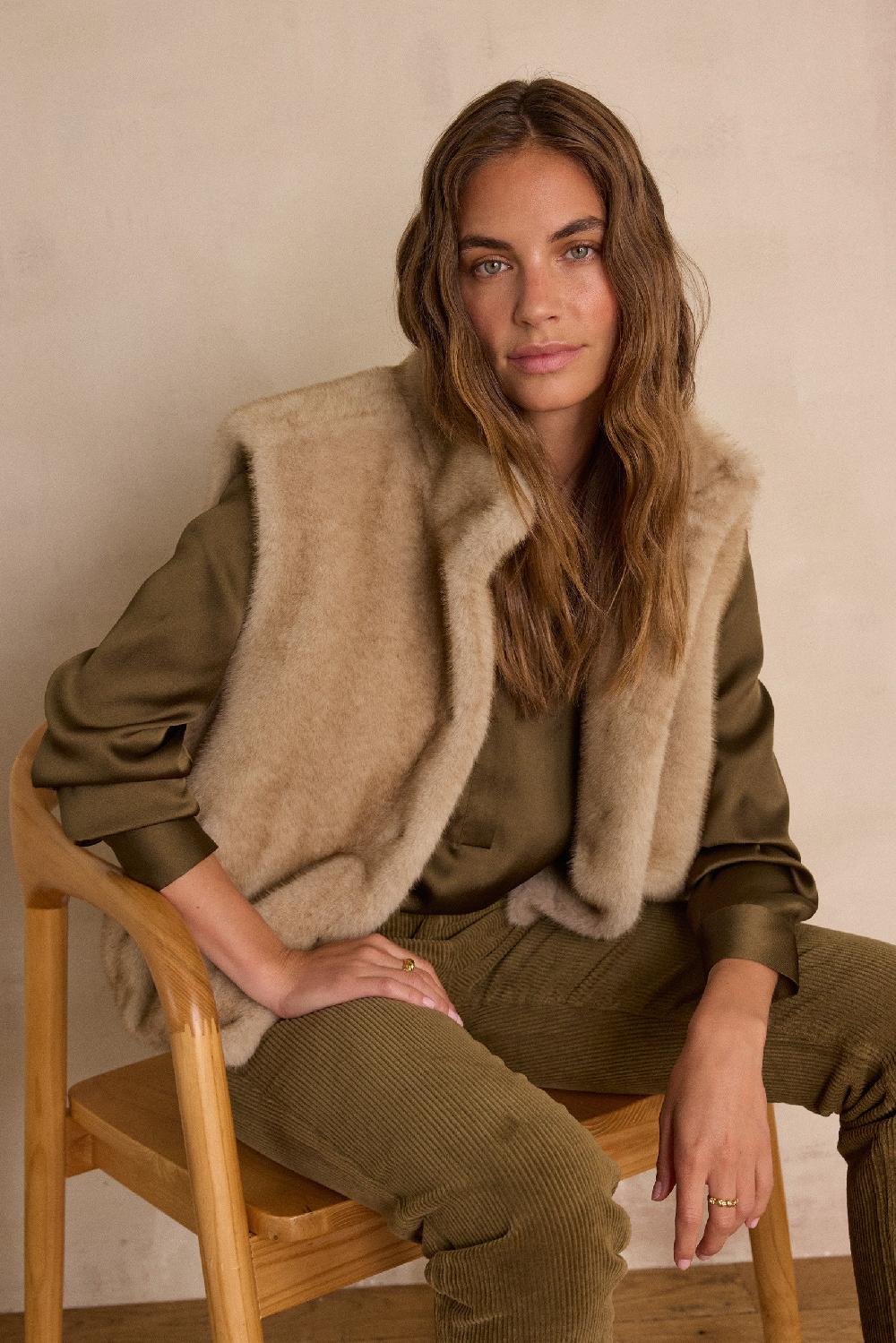 maison 123 SUZANNE Sleeveless Fluffy Cardigan