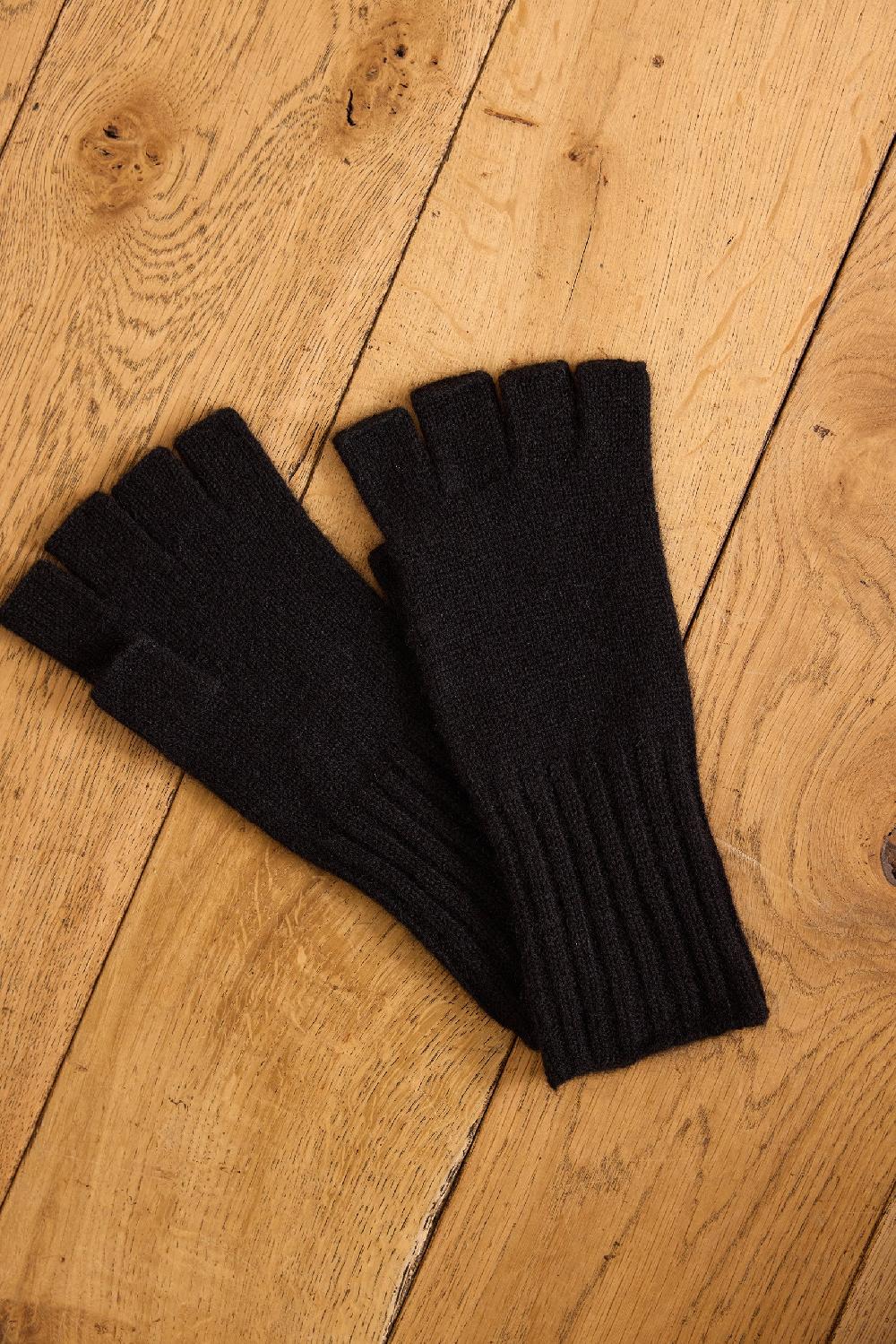 maison 123 WESLEY 100% cashmere 2-ply mittens