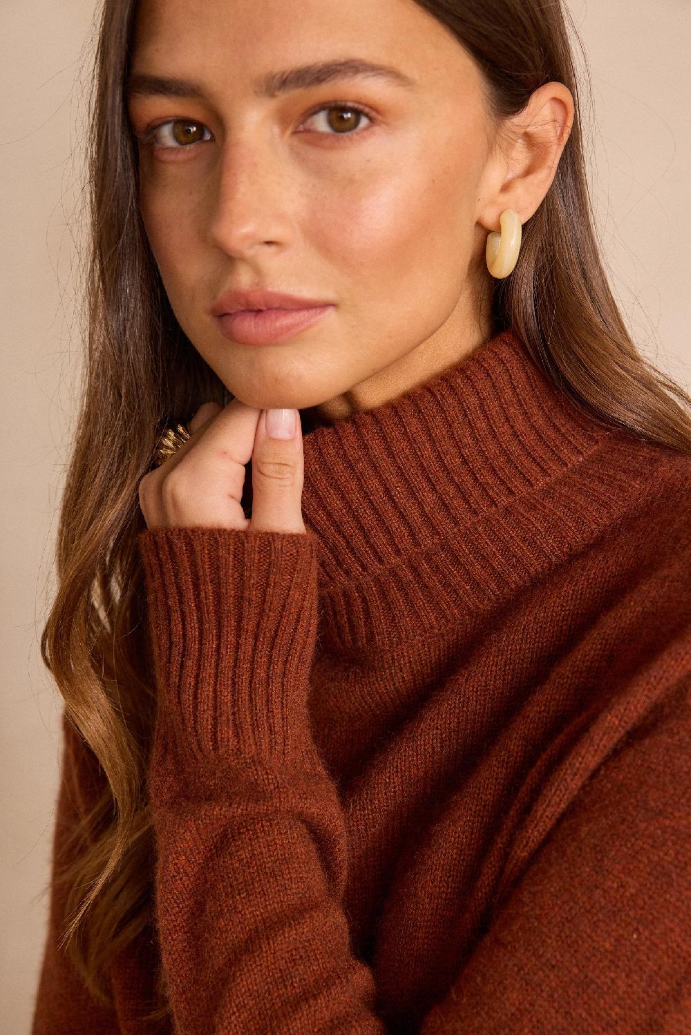 Maison 123 Unisex Turtleneck Jumper In 100% Cashmere - 4-ply SWAN(N)