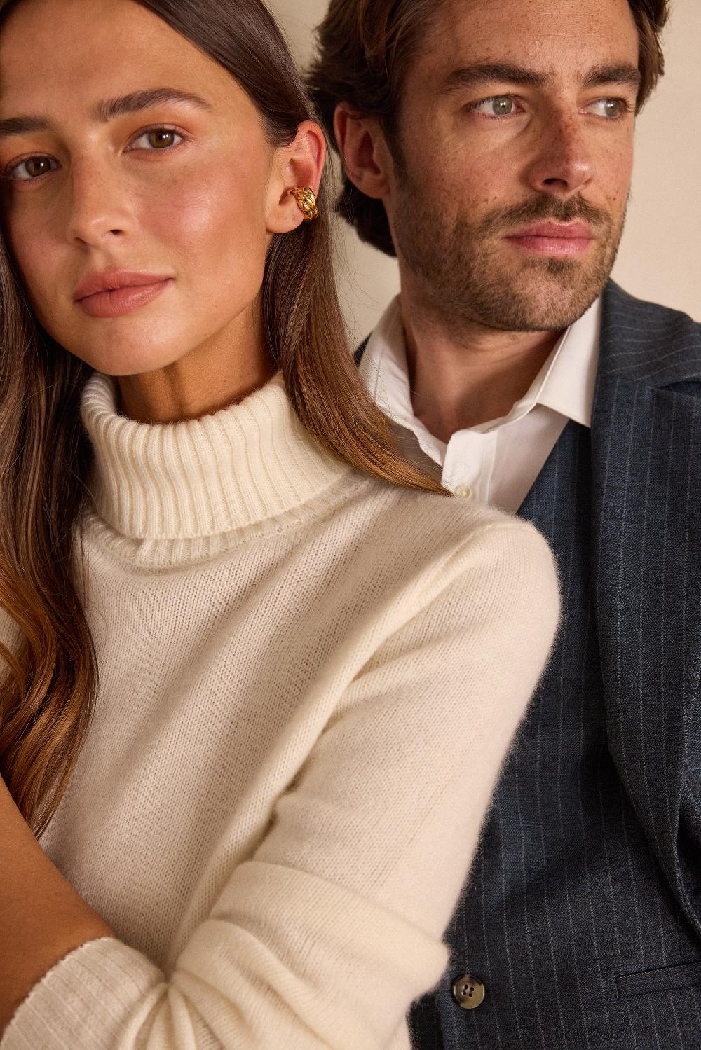 Maison 123 Unisex Turtleneck Jumper In 100% Cashmere - 4-ply SWAN(N)