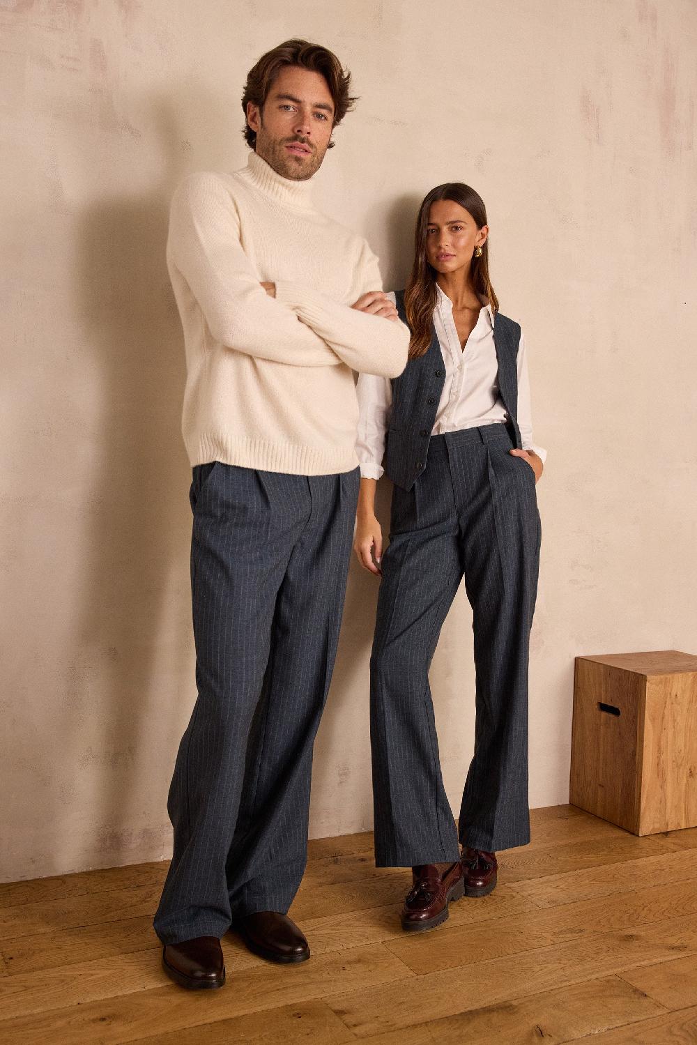 Maison 123 Unisex Turtleneck Jumper In 100% Cashmere - 4-ply SWAN(N)