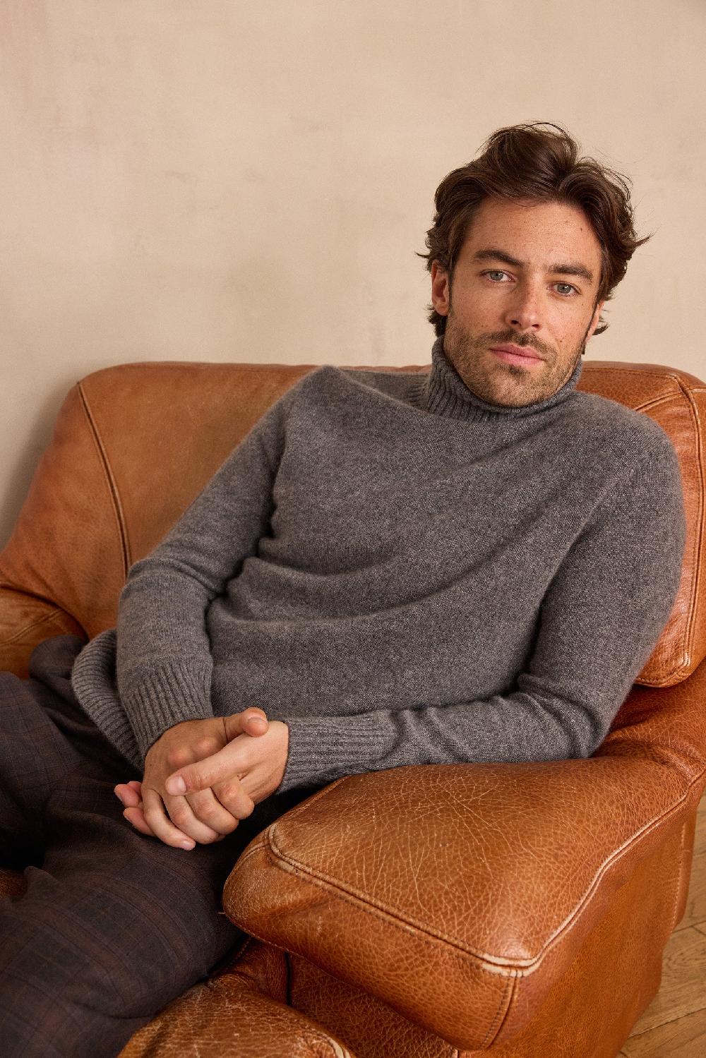 Maison 123 Unisex Turtleneck Jumper In 100% Cashmere - 4-ply SWAN(N)