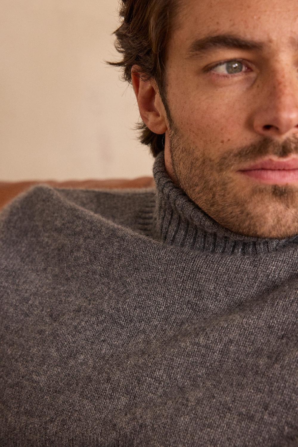 Maison 123 Unisex Turtleneck Jumper In 100% Cashmere - 4-ply SWAN(N)