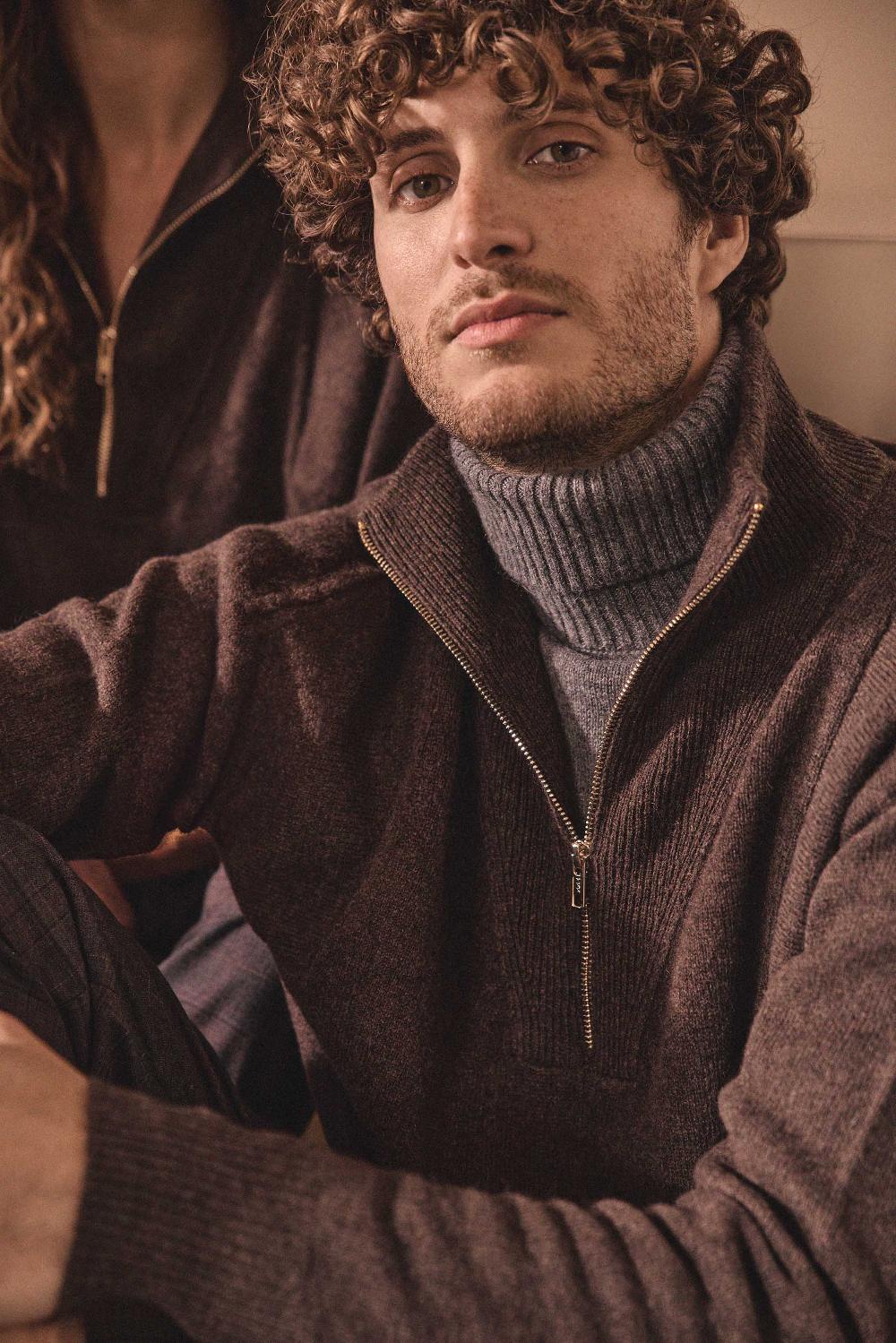 Maison 123 Unisex Turtleneck Jumper In 100% Wool REVEUR