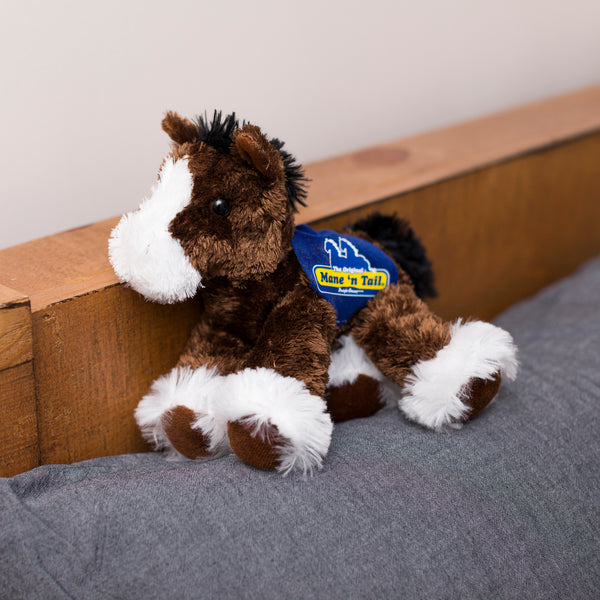 Mane 'n Tail Clydesdale Horse With Mane 'n Tail Blue Saddle