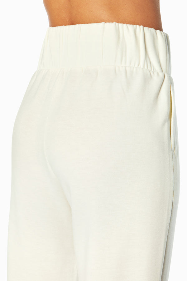Marika Palmer Fleece Jogger – CANNOLI CREAM