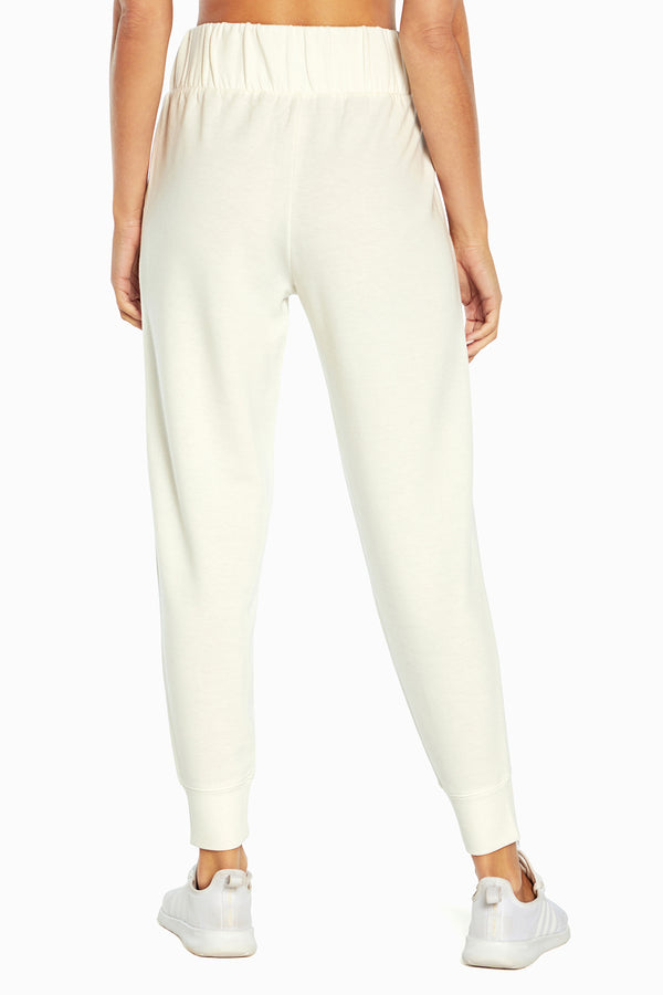Marika Palmer Fleece Jogger – CANNOLI CREAM