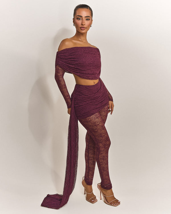 mars the label The Zola Set in Wine