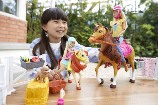 mattel Barbie Hugs 'n' Horses With & Chelsea Dolls Blonde Doll Playset